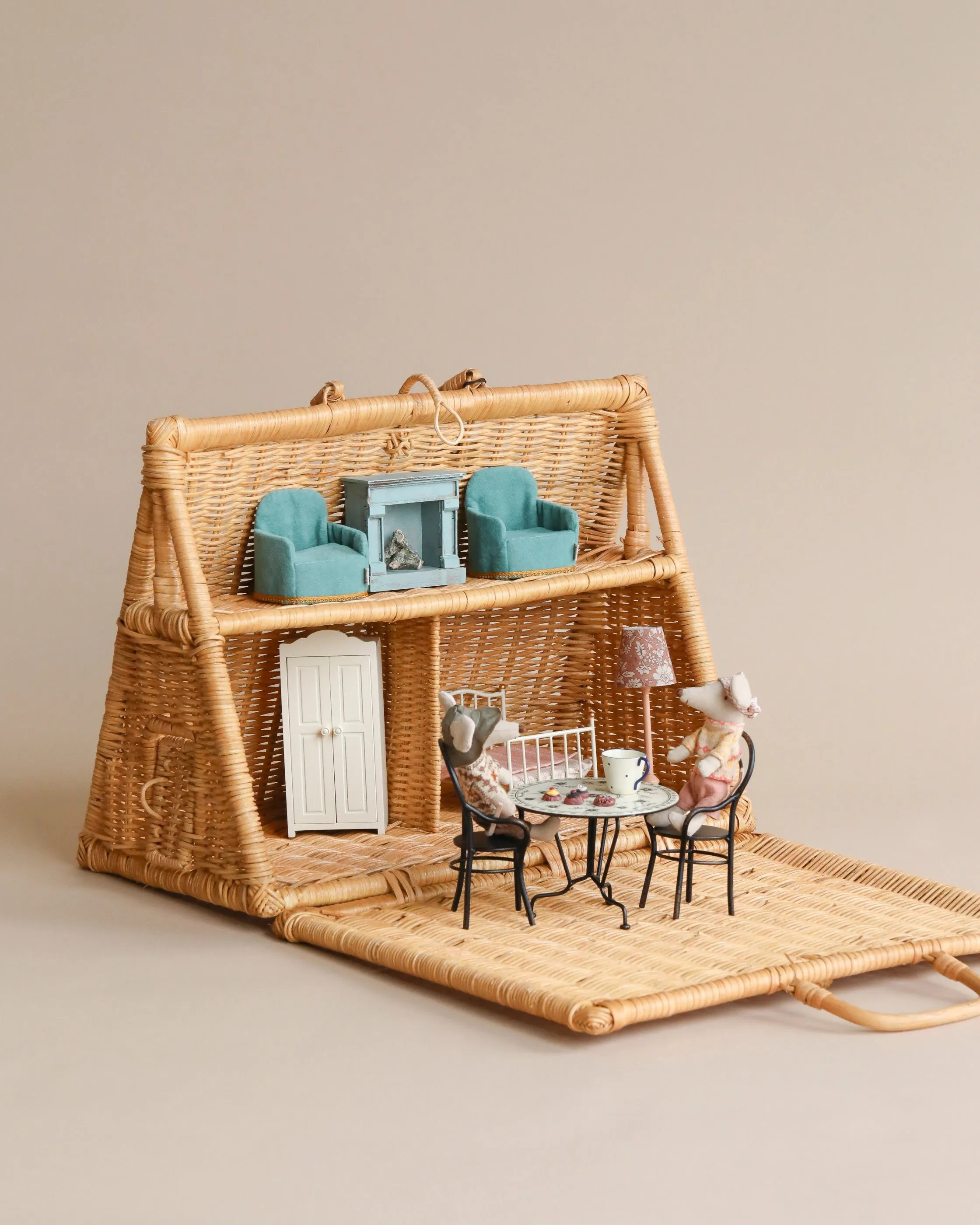 Braided A-Frame Dollhouse Odin Parker