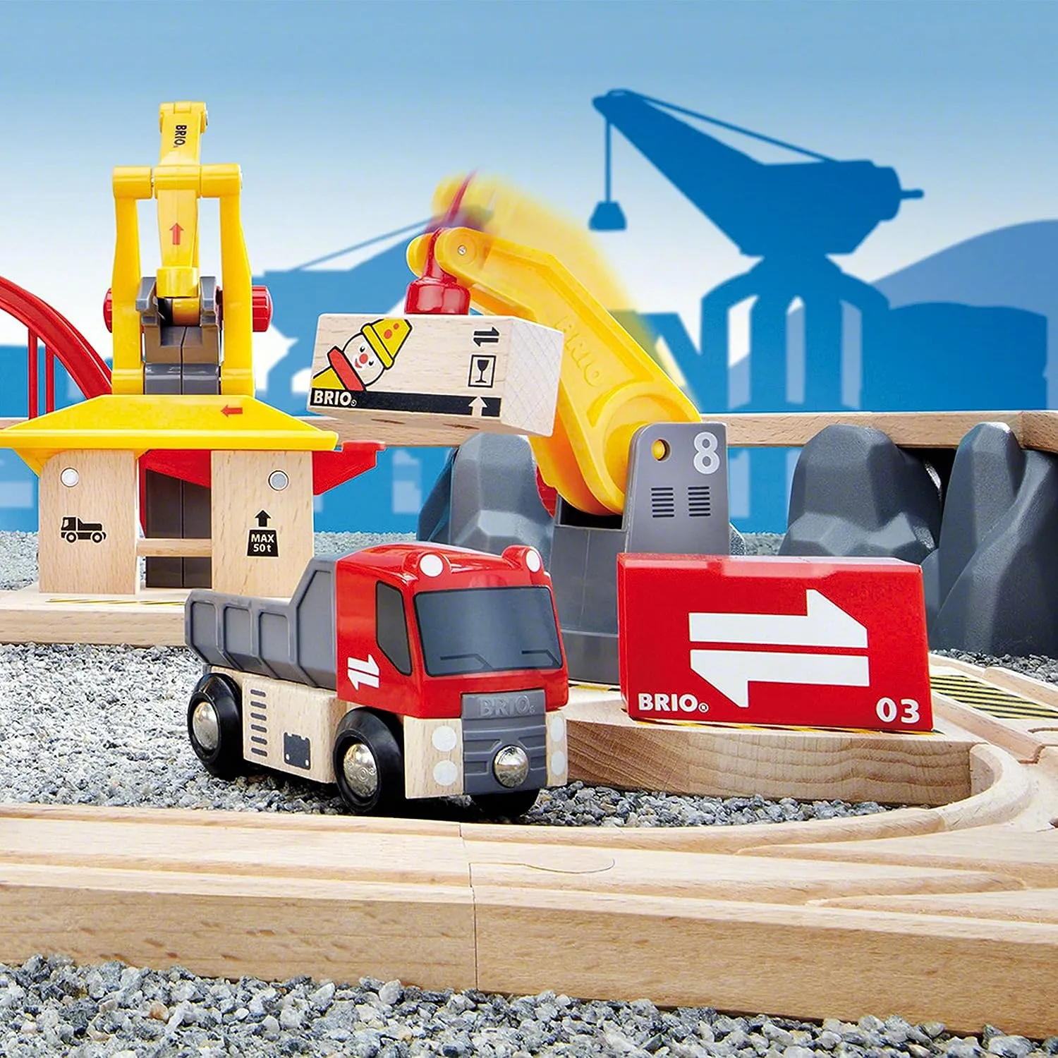 BRIO World Deluxe Cargo Train Set - Interactive Wooden Railway for Kids Age 3  (33097)