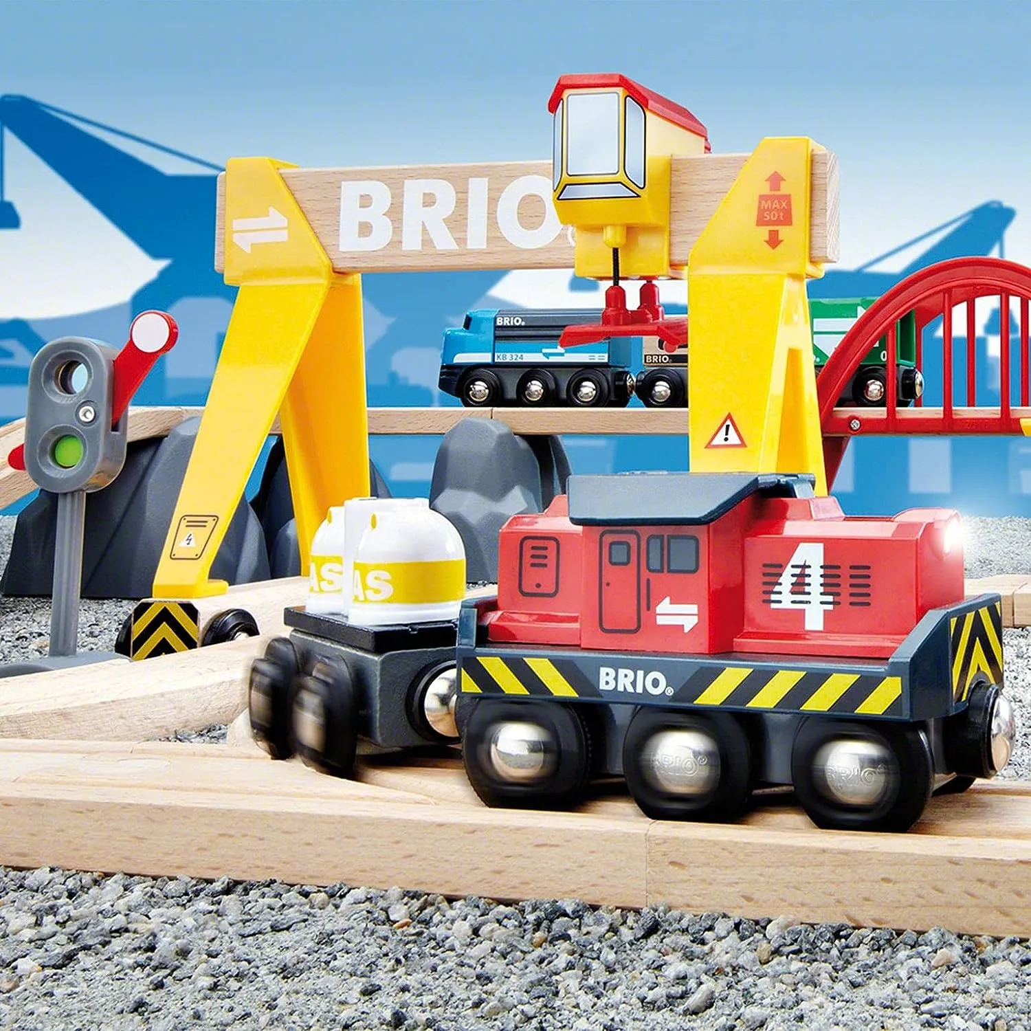 BRIO World Deluxe Cargo Train Set - Interactive Wooden Railway for Kids Age 3  (33097)