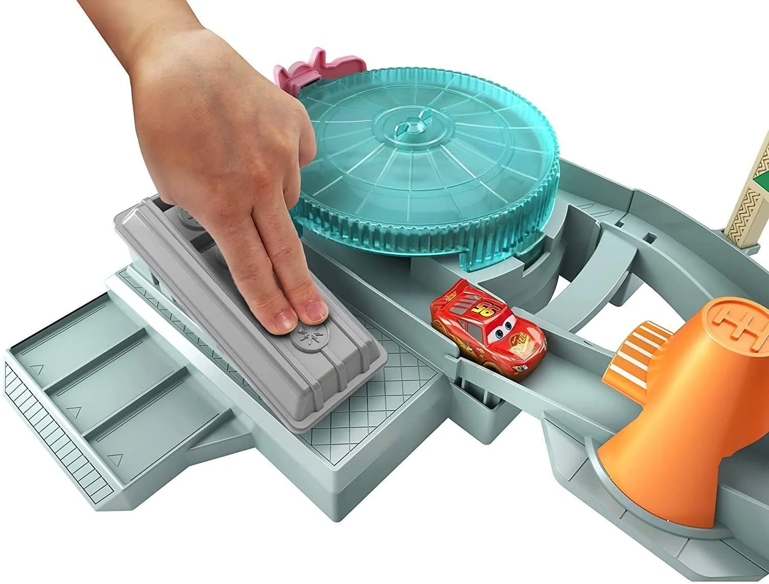 Disney Pixar Cars McQueen Mini Crash Course Playset