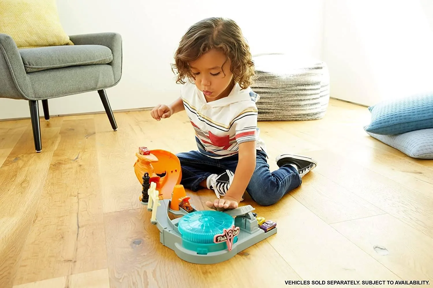Disney Pixar Cars McQueen Mini Crash Course Playset