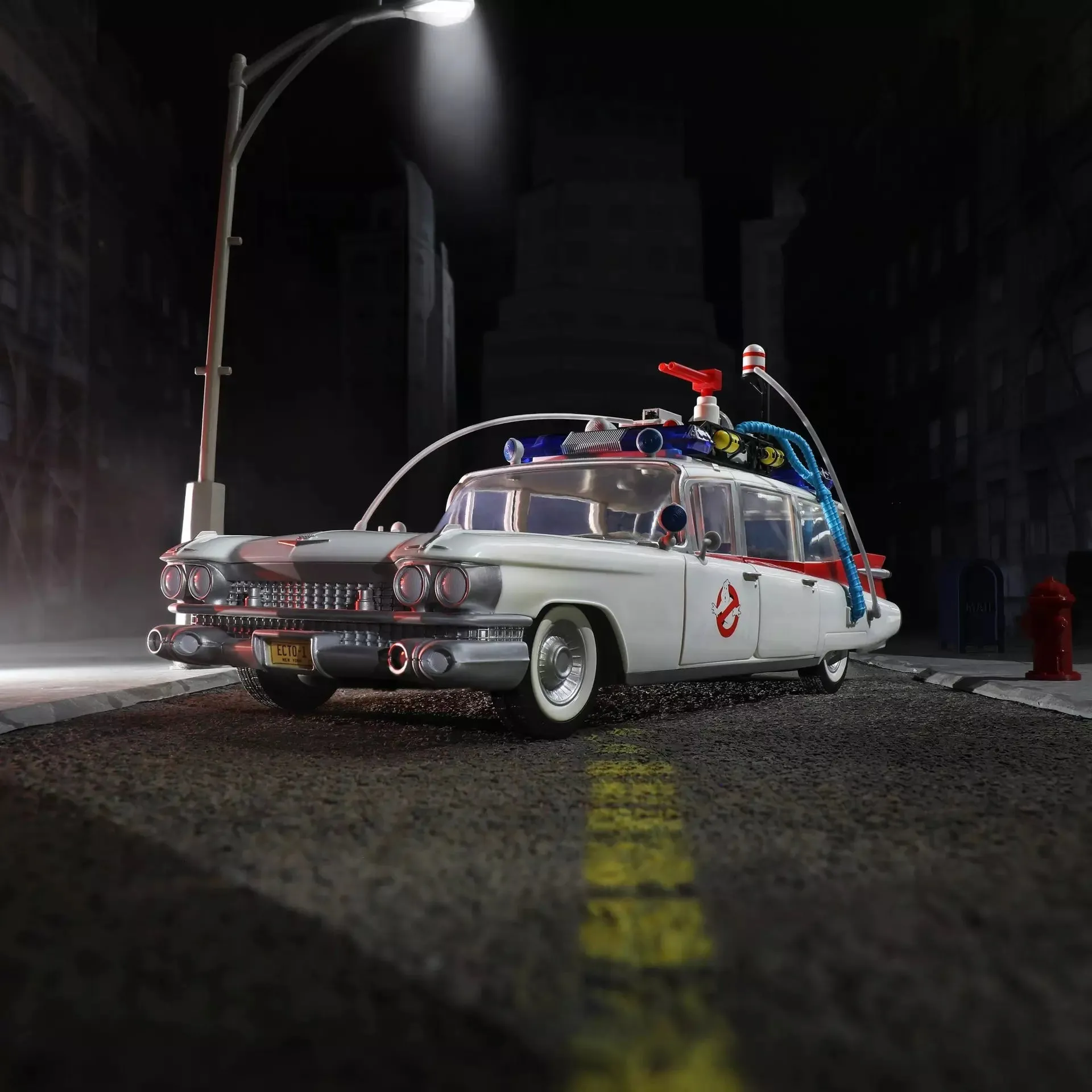 Ghostbusters Plasma Series Ecto-1 (1984) Action Figure Vehicle Replica