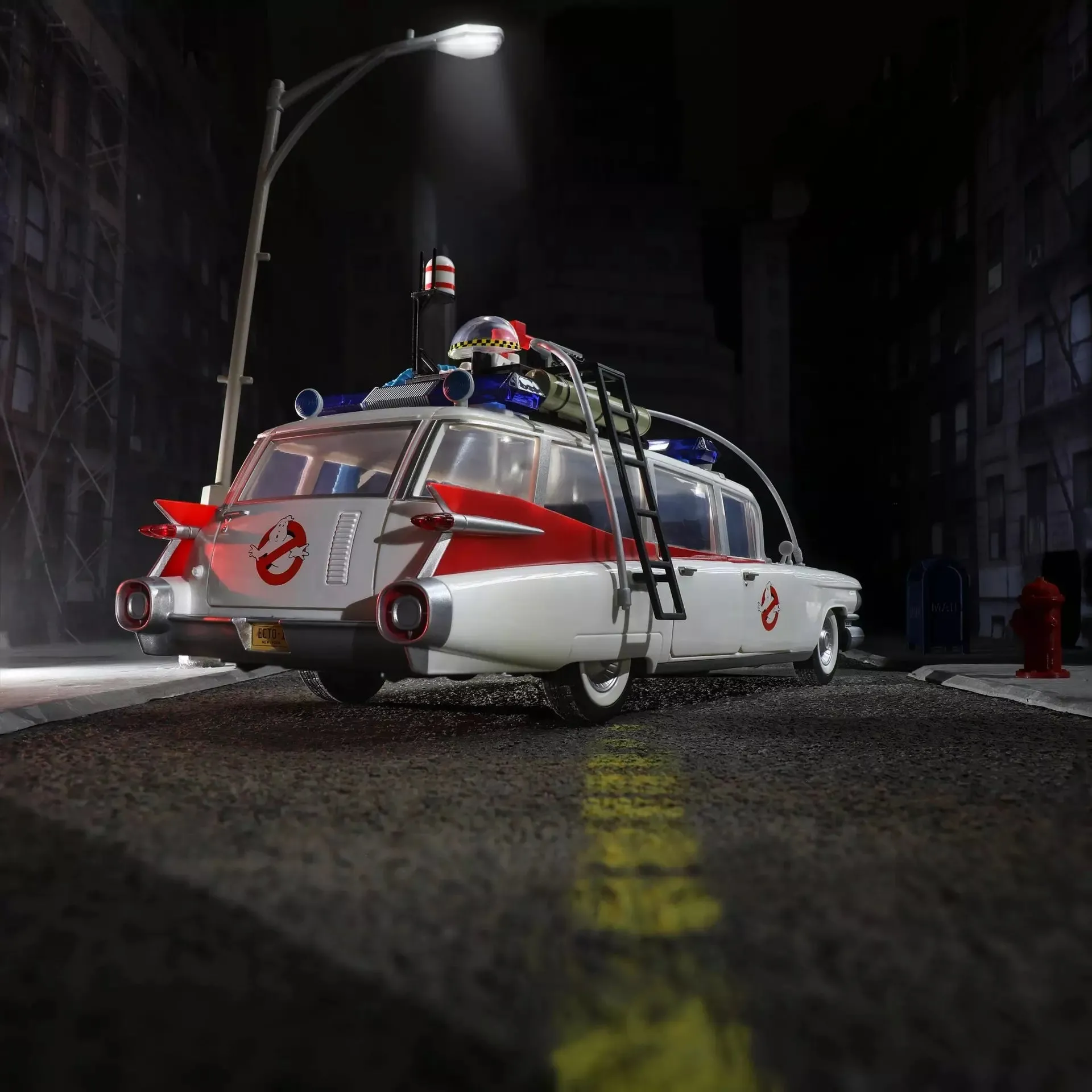 Ghostbusters Plasma Series Ecto-1 (1984) Action Figure Vehicle Replica
