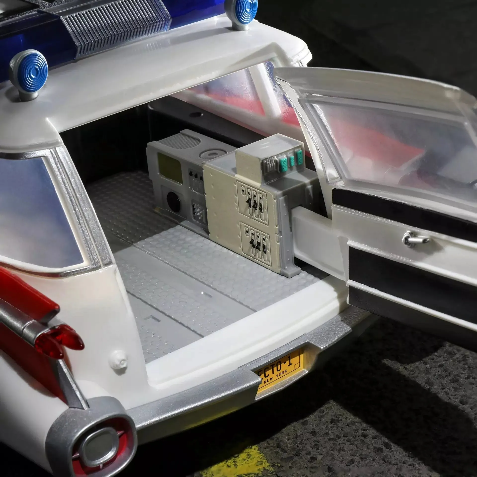 Ghostbusters Plasma Series Ecto-1 (1984) Action Figure Vehicle Replica