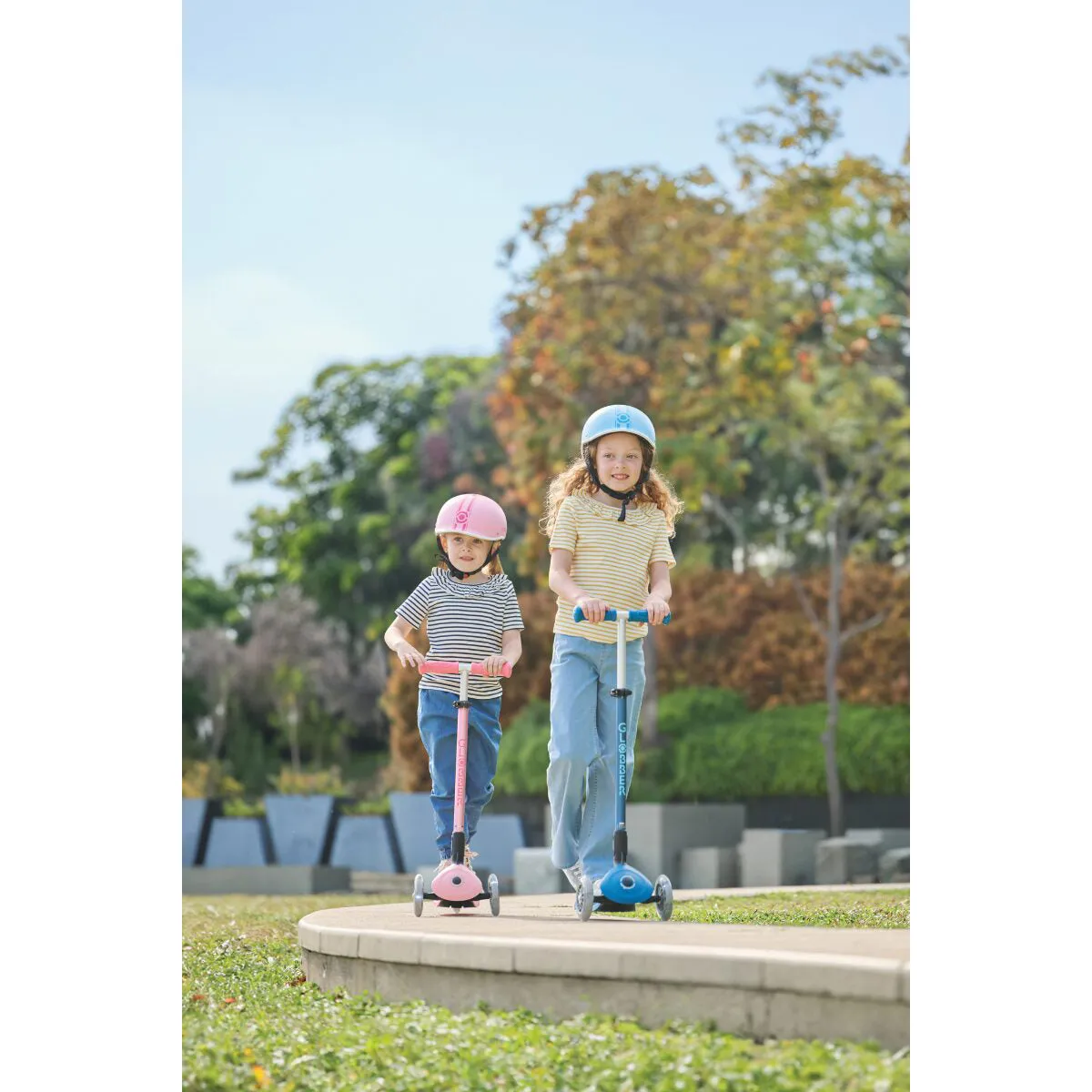 Globber Elite Lights Foldable Scooter - Dark Mint / Mint (3 - 9Y )