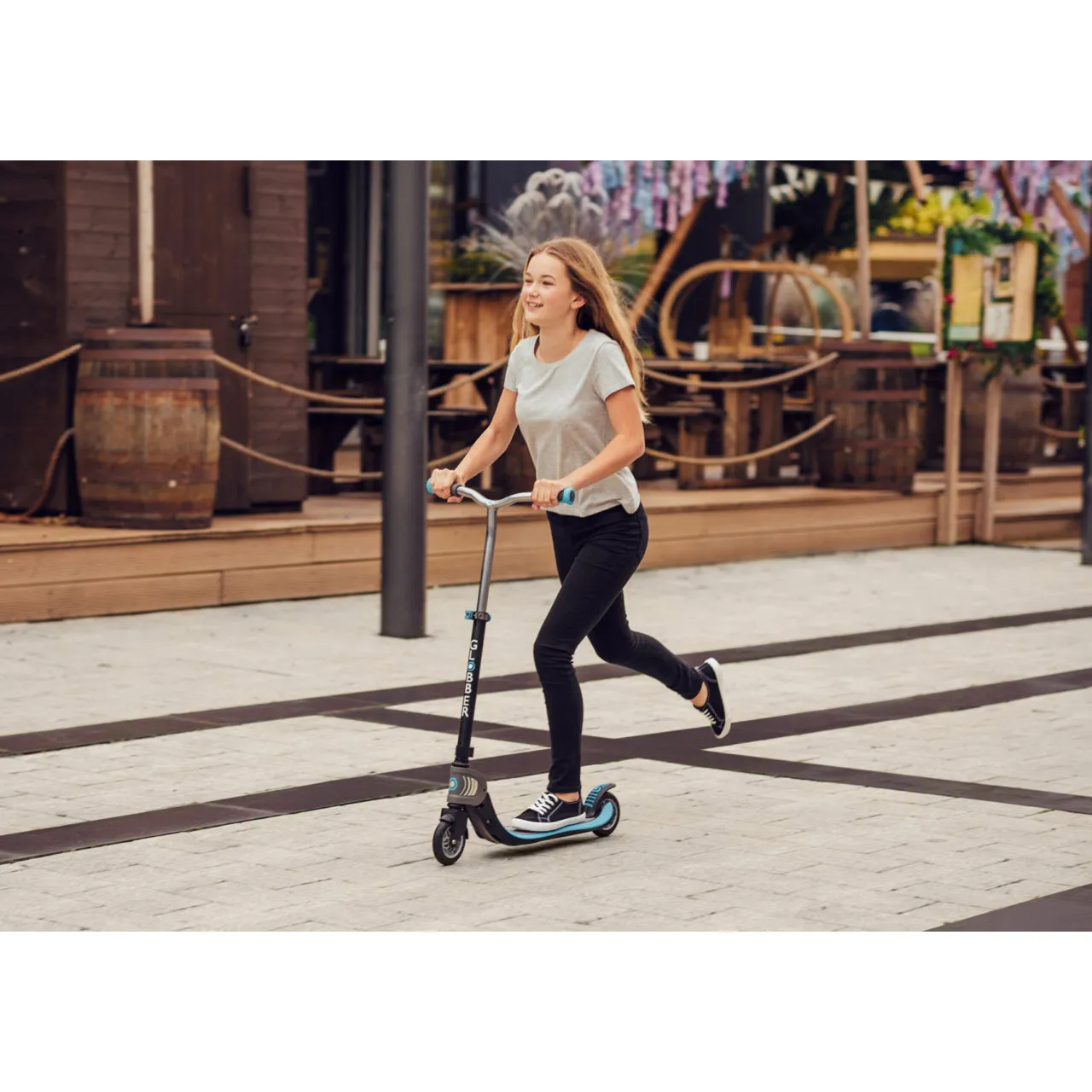 Globber Flow Foldable 125 Scooter - White / Pink (6Y )