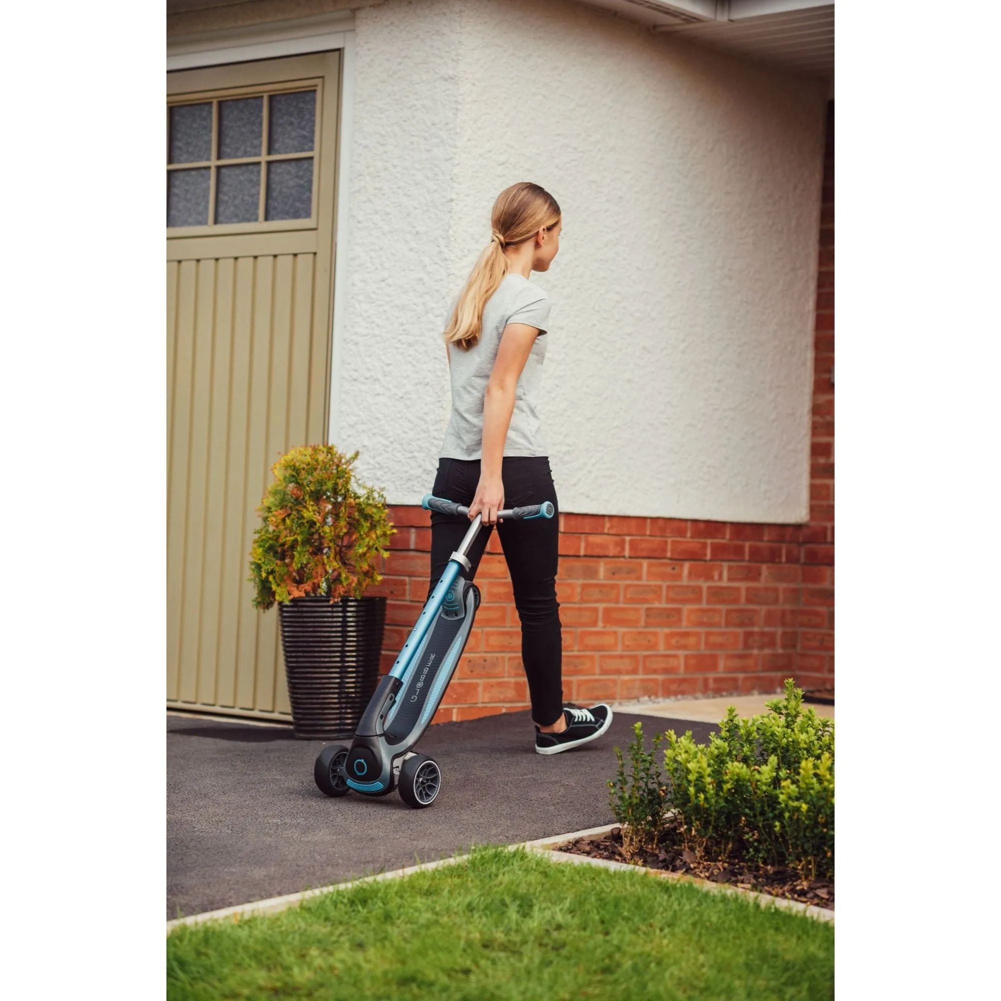 Globber Ultimum Lights Foldable Scooter - Black / Charcoal Grey (5Y )