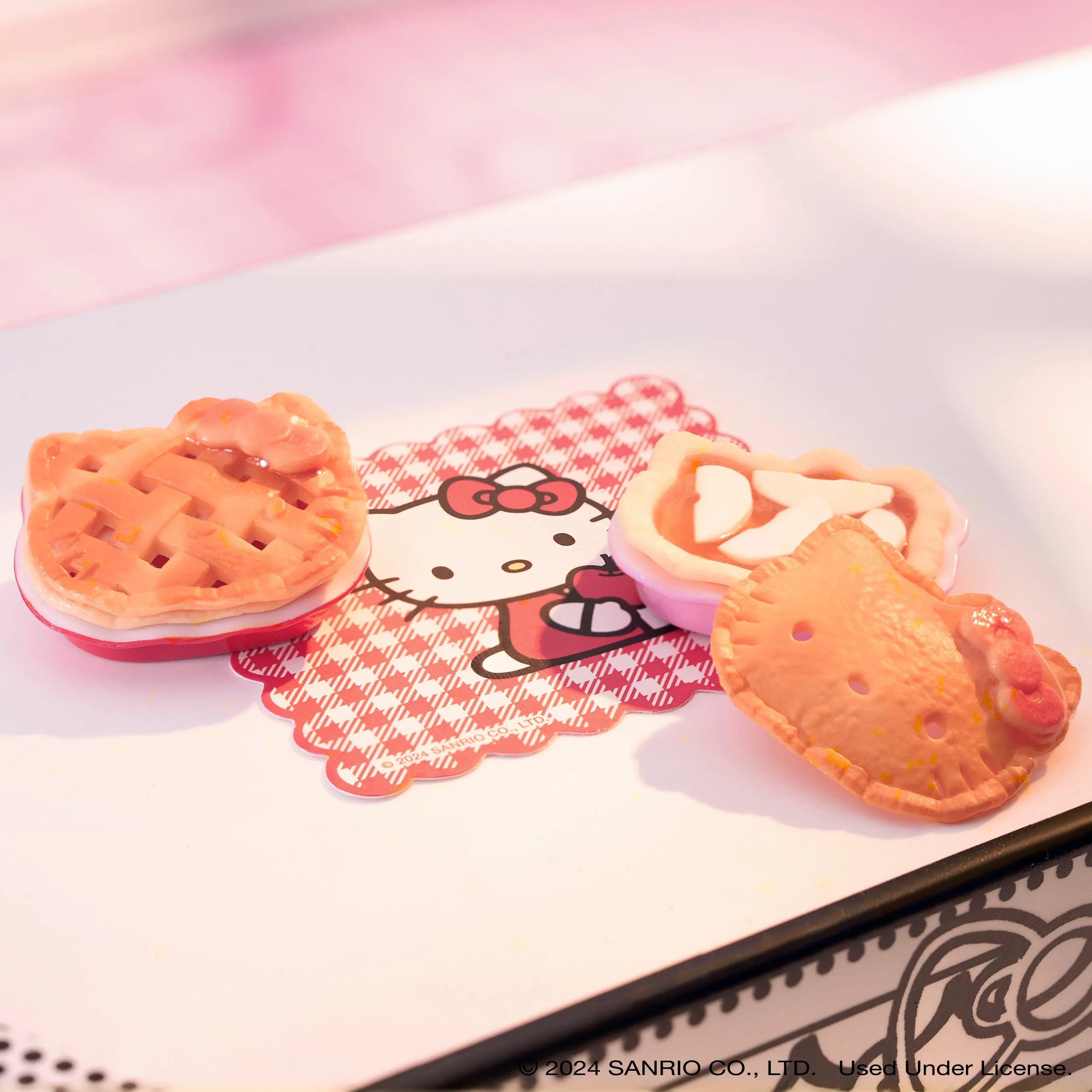 Hello Kitty x MGA's Miniverse Make It Mini Food Blind Capsule (Series 1) SANRIO