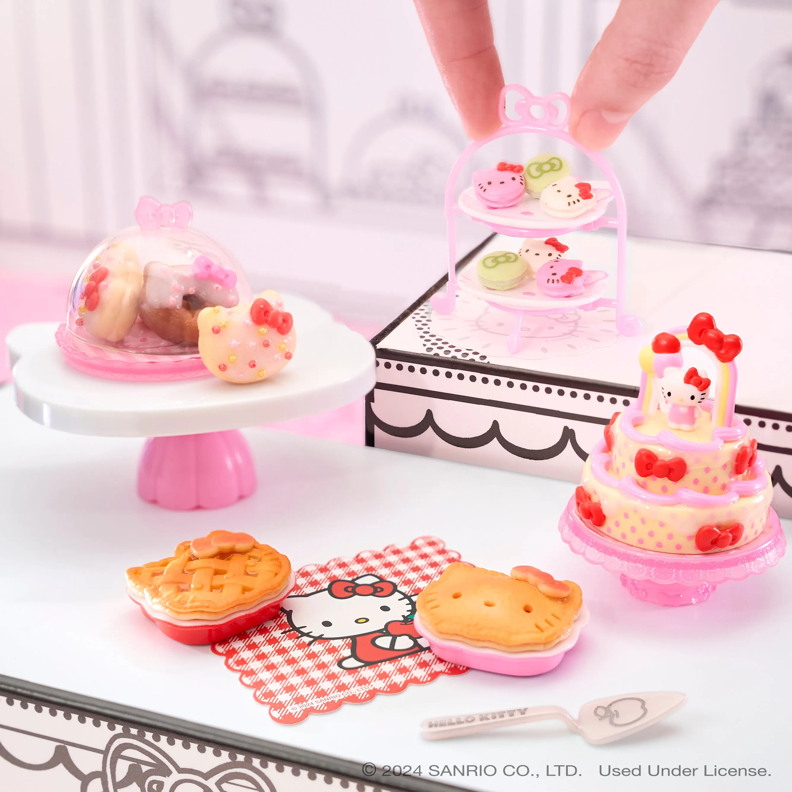 Hello Kitty x MGA's Miniverse Make It Mini Food Blind Capsule (Series 1) SANRIO