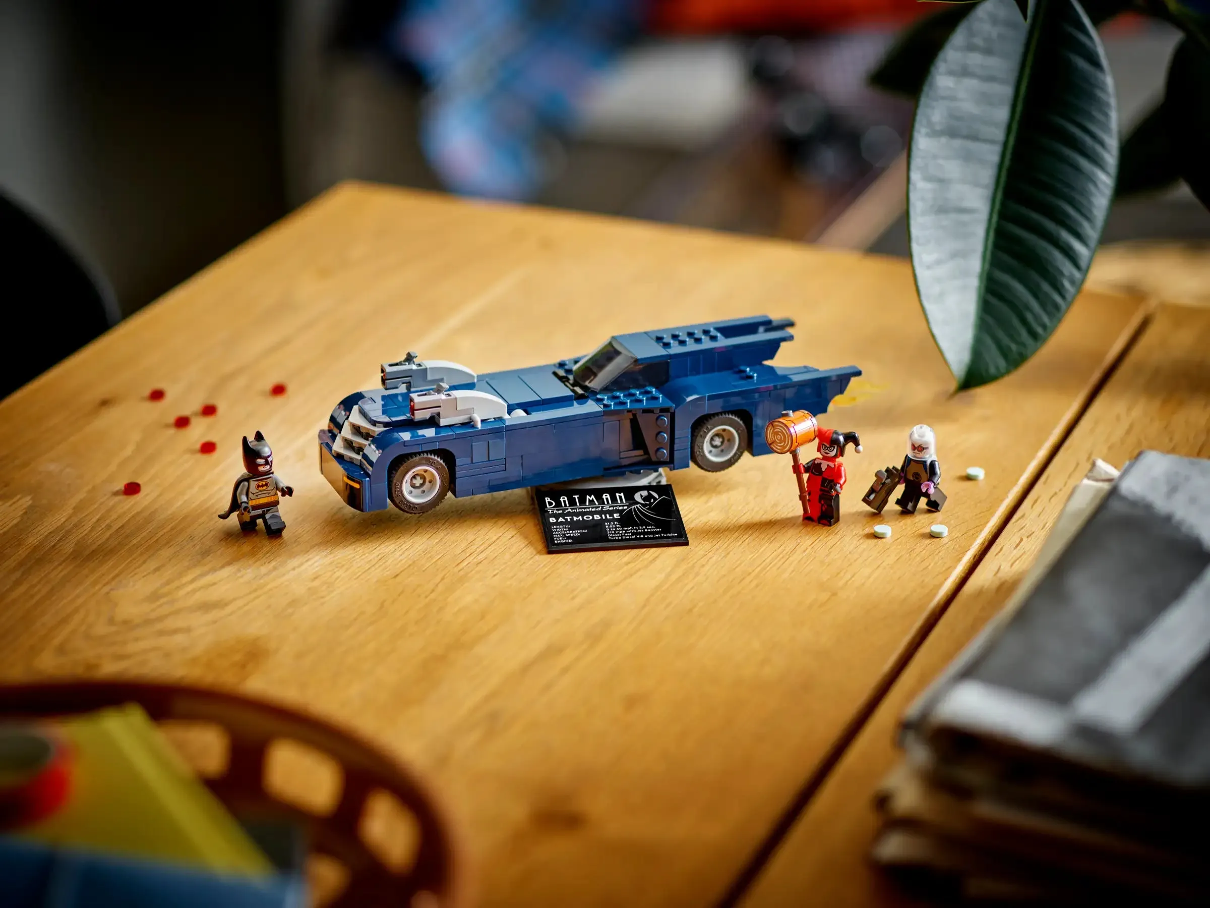 LEGO 76274 DC Batman the Batmobile vs Harley Quinn and Mr Freeze