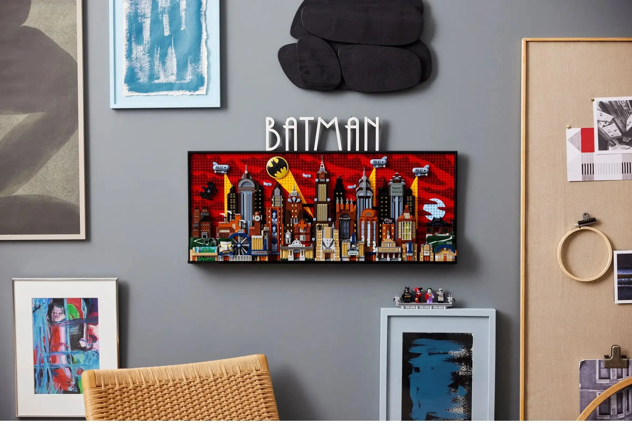 LEGO ART 76271 Batman The Animated Series Gotham City