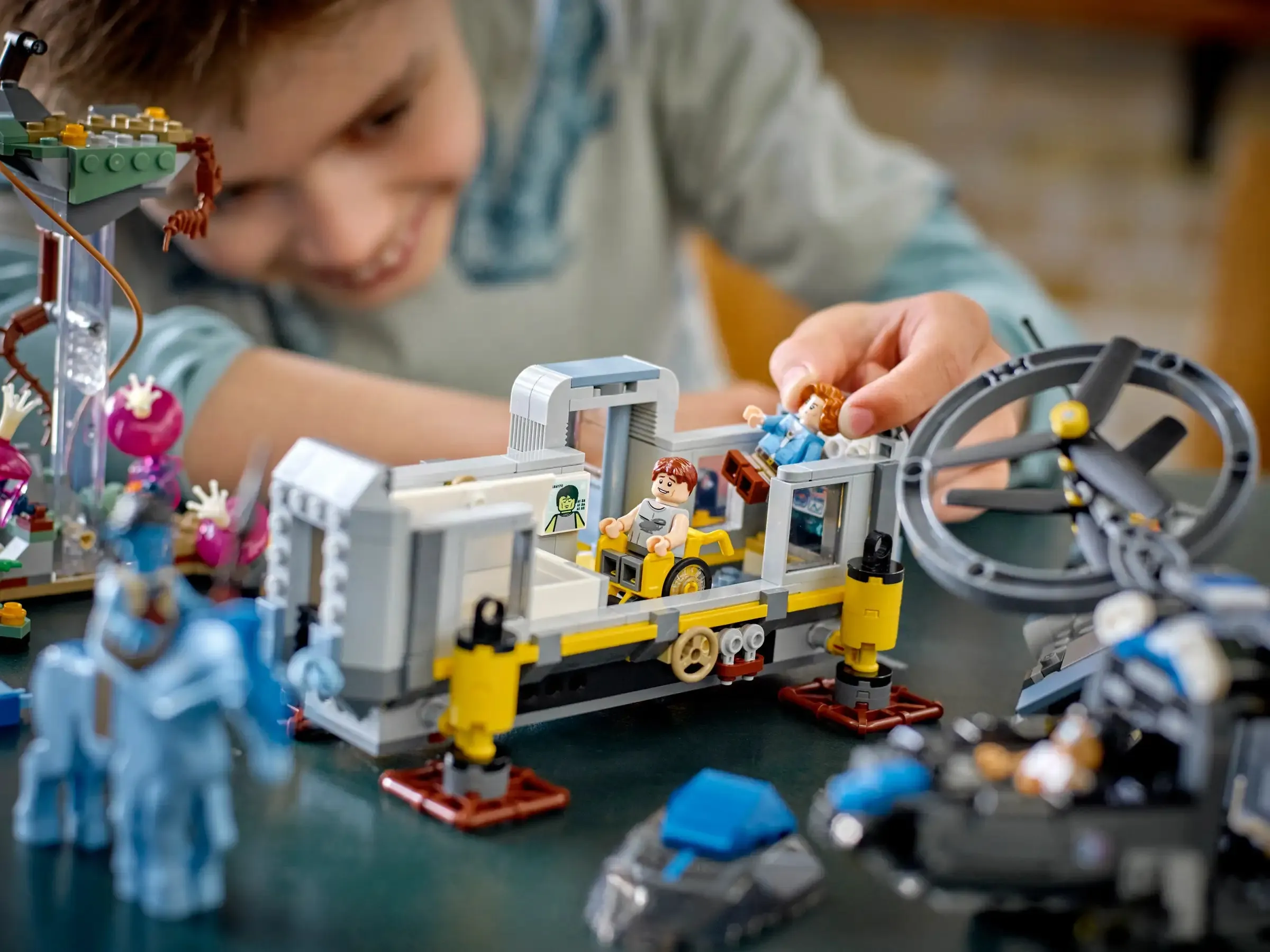 LEGO AVATAR 75573 Floating Mountains: Site 26 & RDA Samson