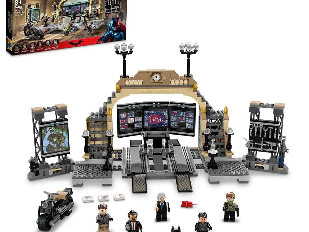 LEGO BATMAN 76183 Batcave The Riddler Face-off