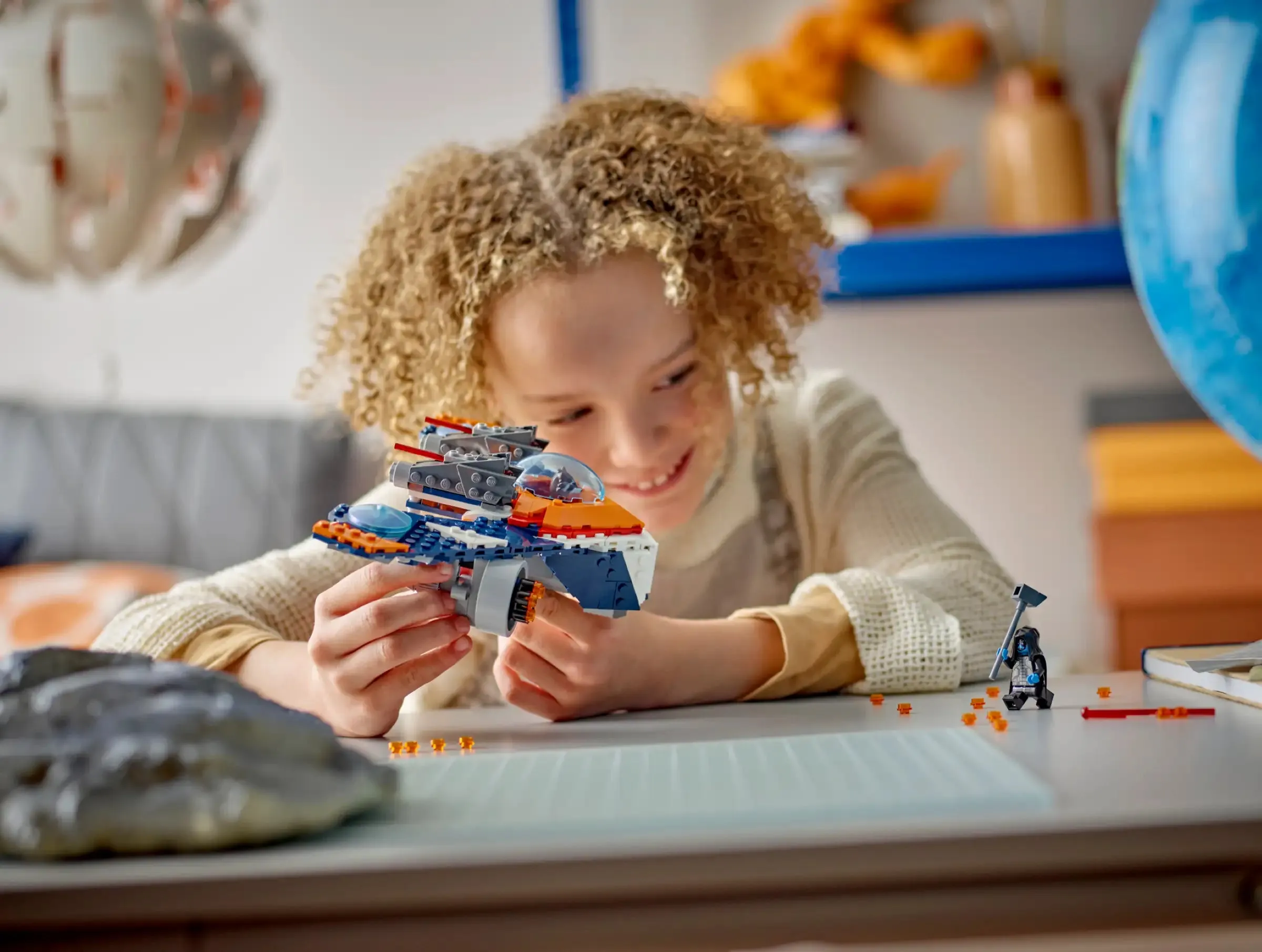 LEGO MARVEL 76278 Rocket's Warbird vs Ronan
