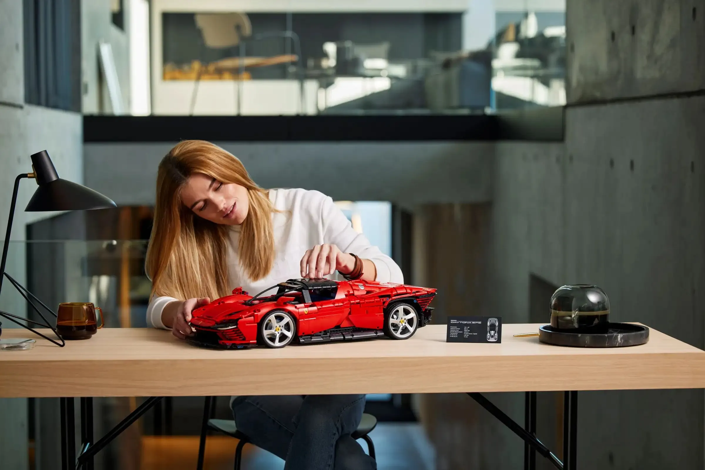 LEGO TECHNIC 42143 Ferrari Daytona SP3