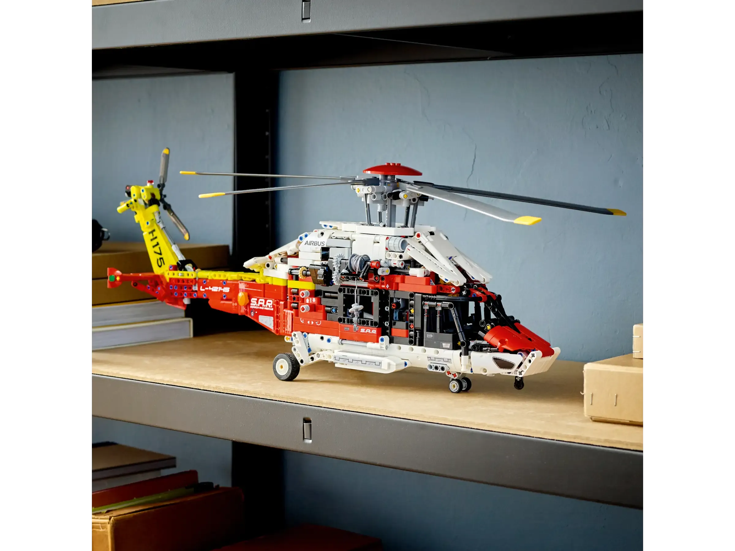LEGO TECHNIC 42145 Airbus H175 Rescue Helicopter