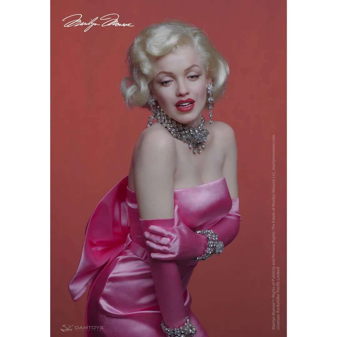 Marilyn Monroe Statue