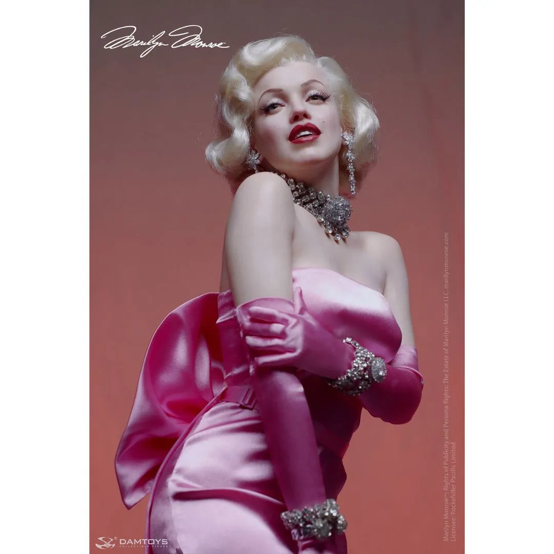 Marilyn Monroe Statue