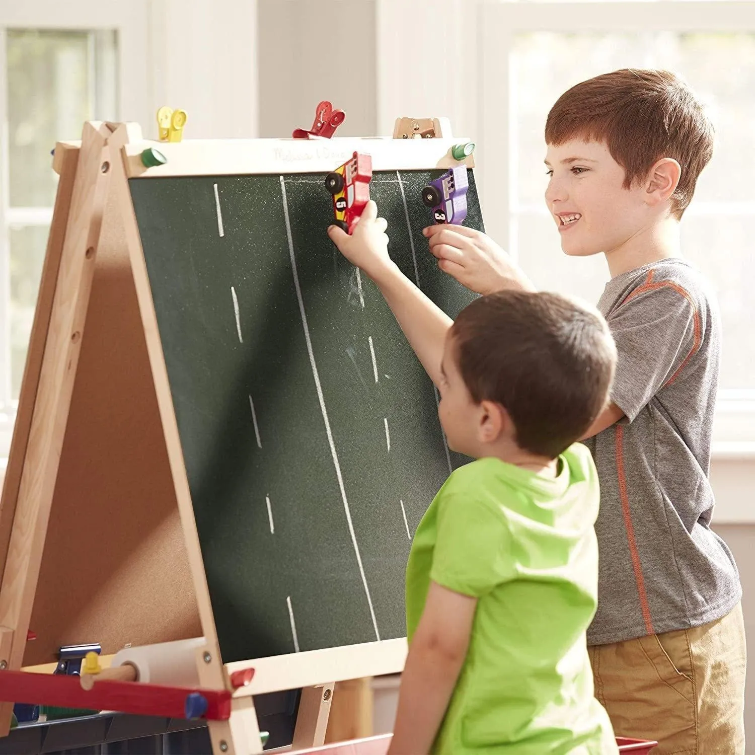 Melissa & Doug 11282 Deluxe Wooden Standing Art Easel