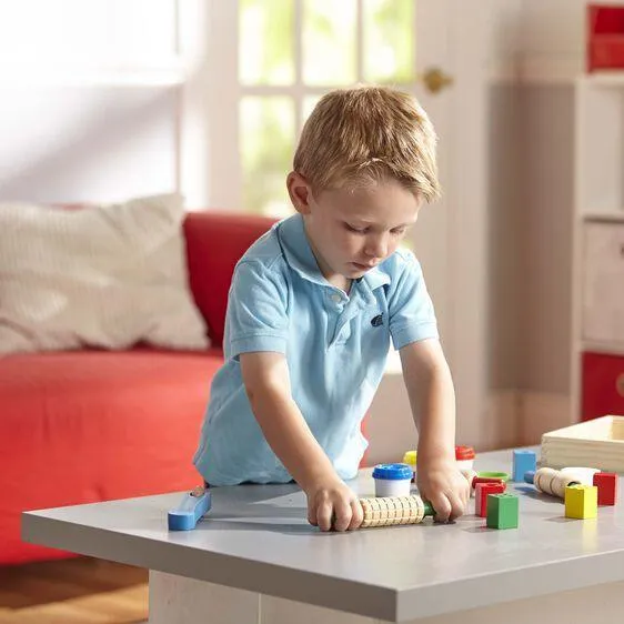 Melissa & Doug Shape Model & Mould Modelling Dough Kit