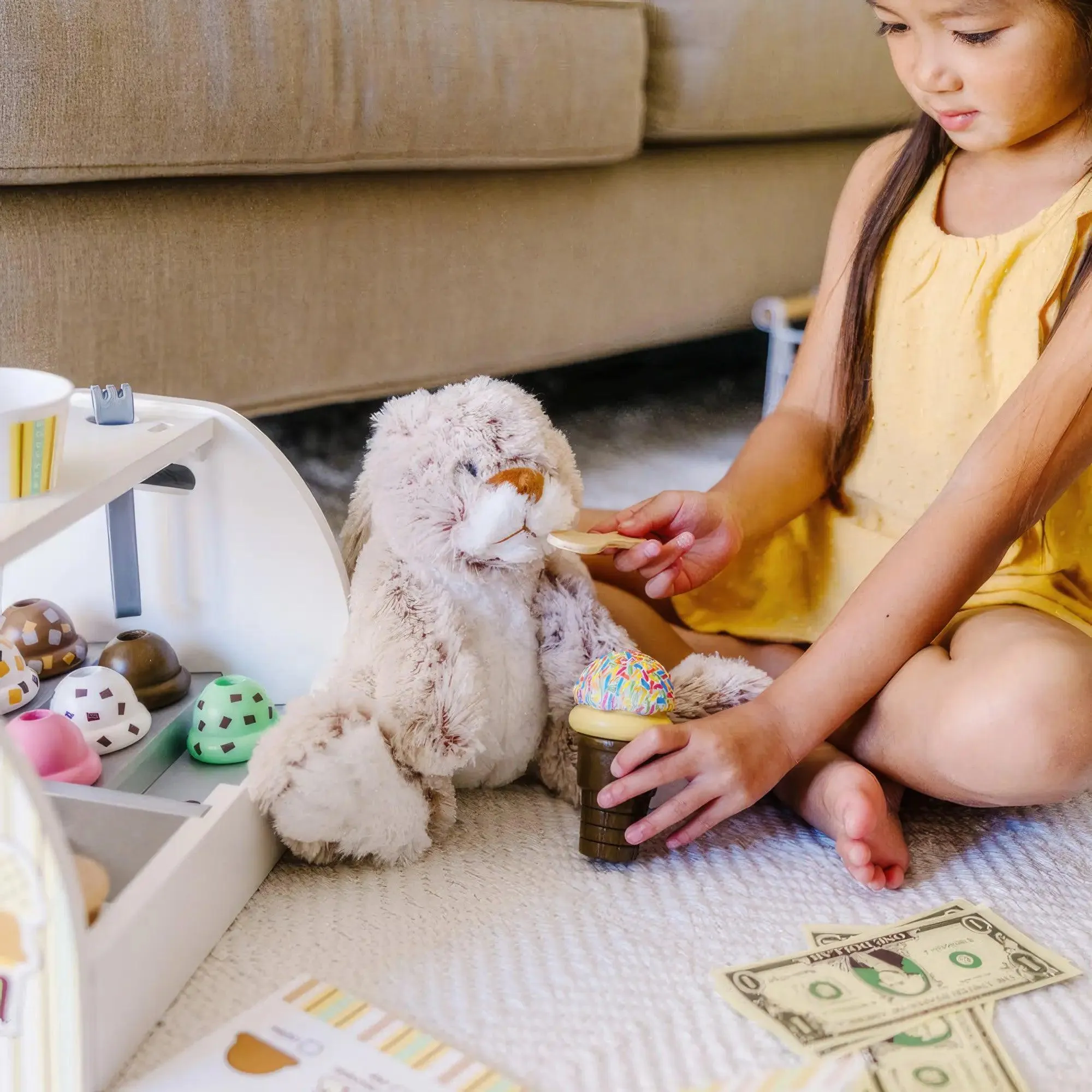 Melissa and Doug Scoop and Serve Ice Cream Counter