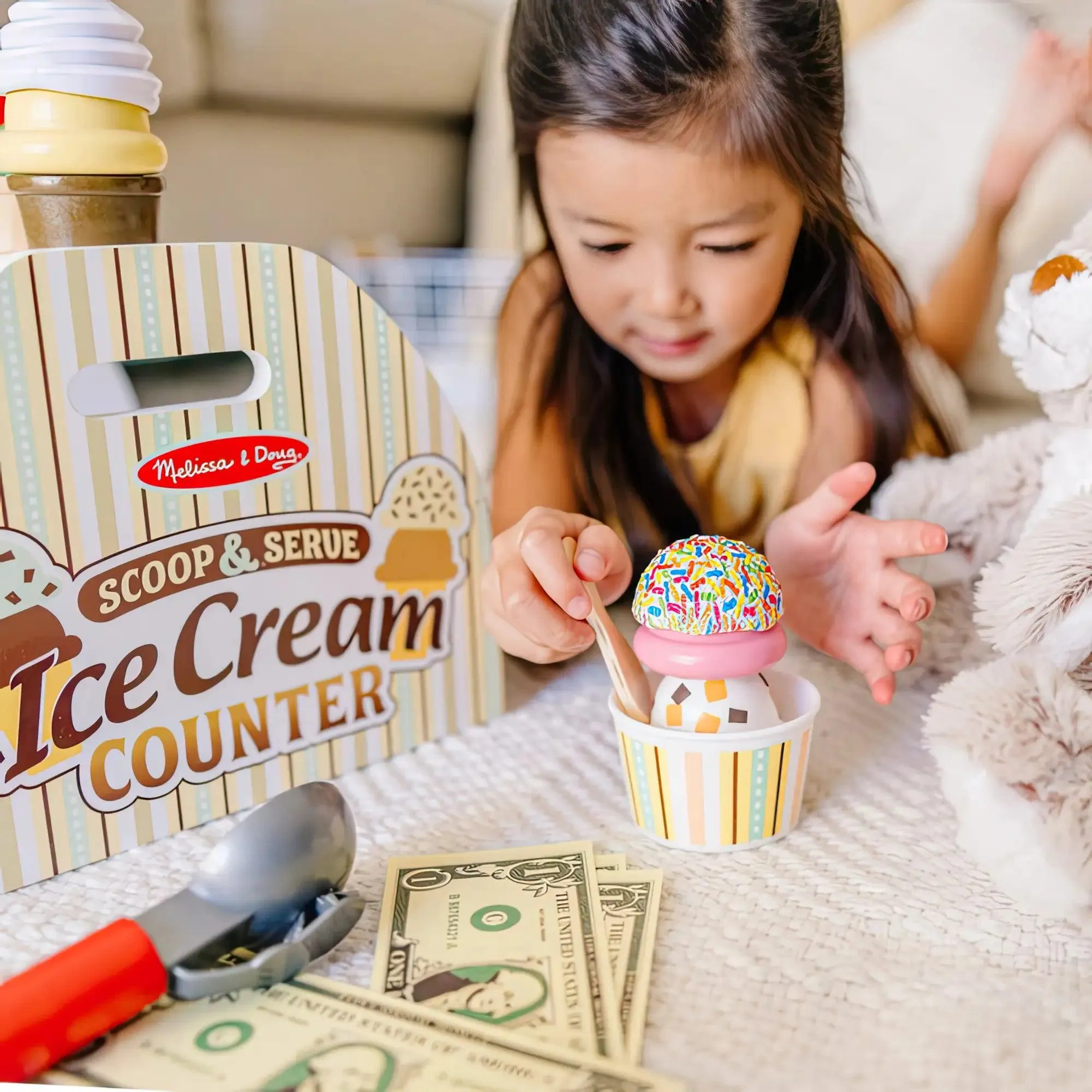 Melissa and Doug Scoop and Serve Ice Cream Counter