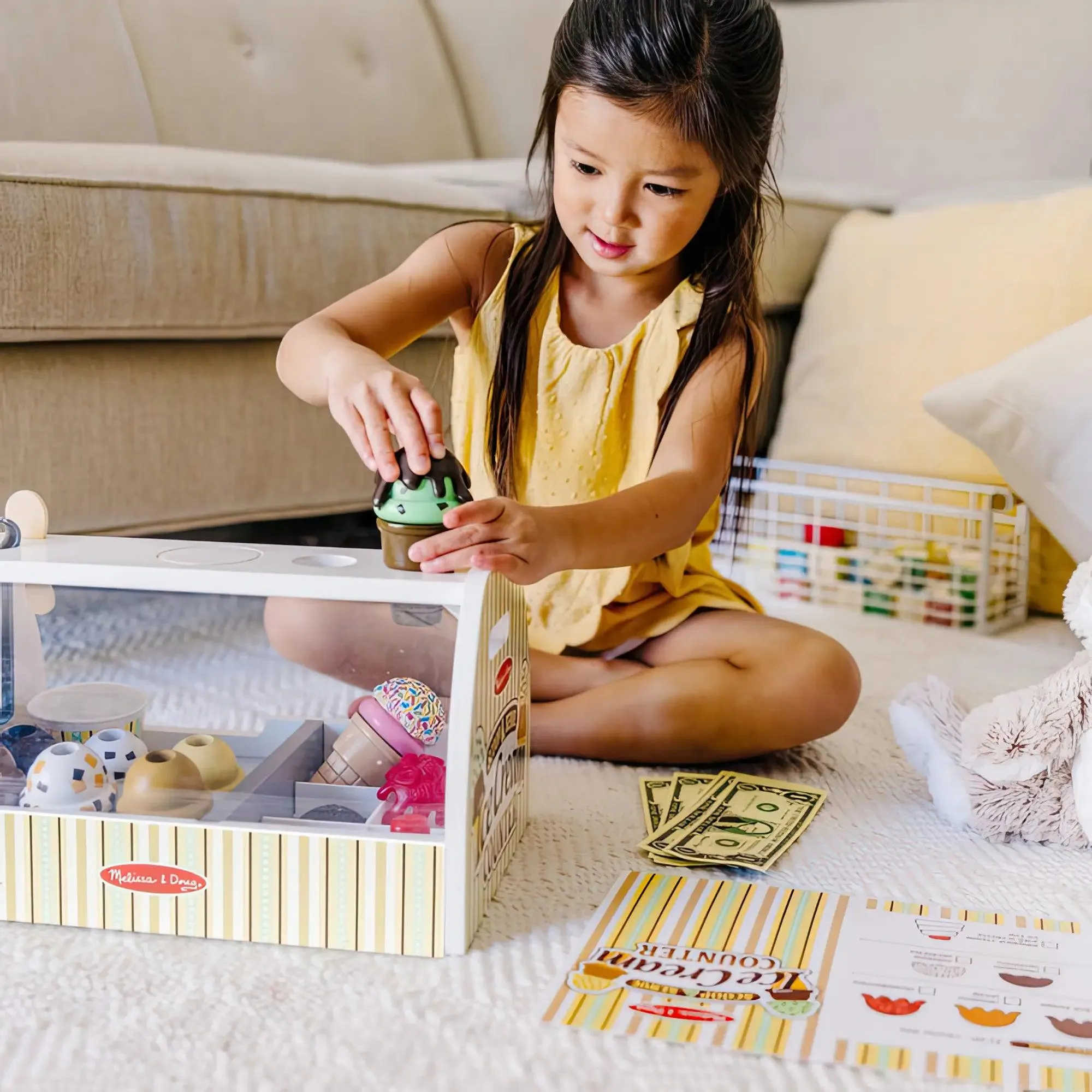 Melissa and Doug Scoop and Serve Ice Cream Counter