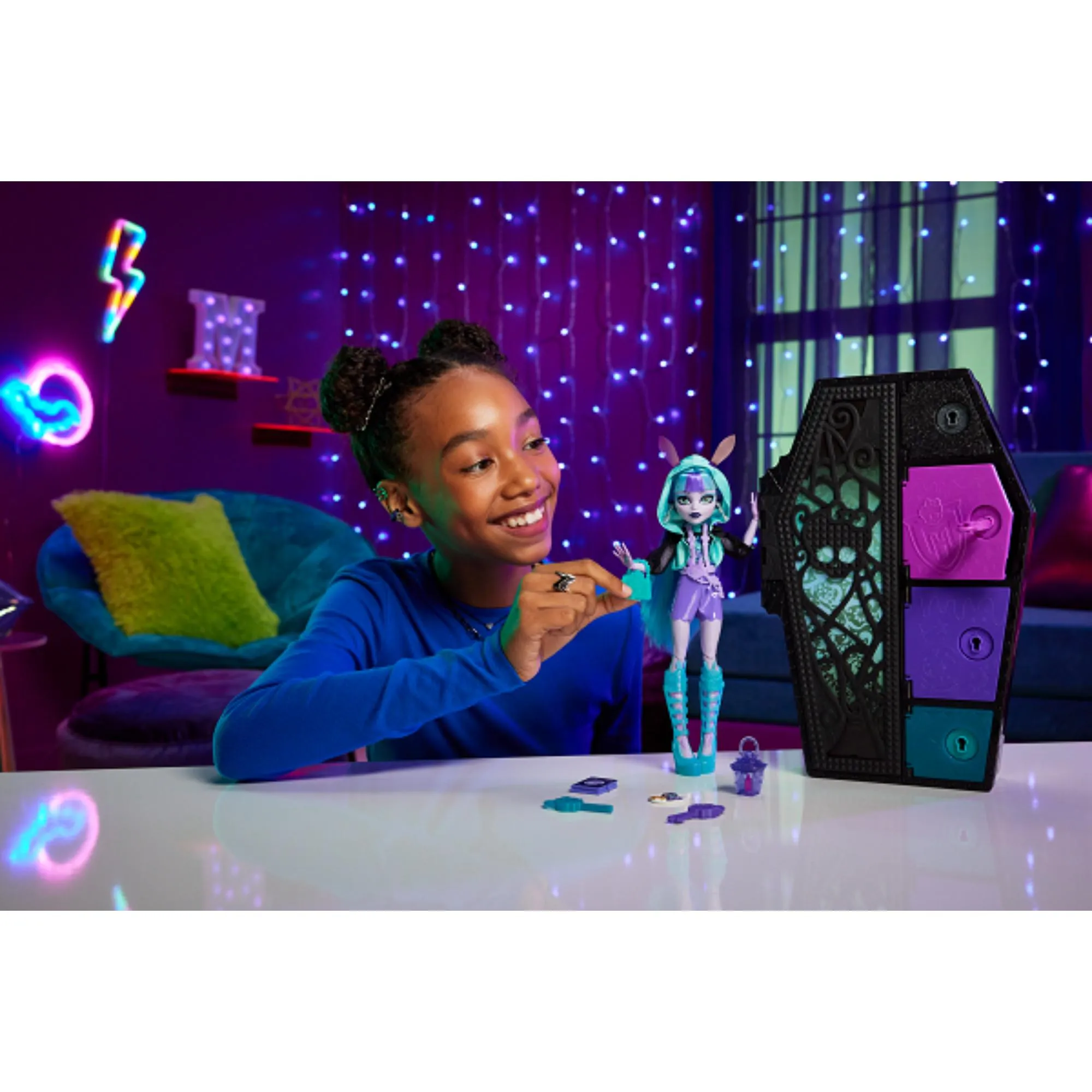 Monster High Skulltimate Secrets Neon Frights Doll - Twyla