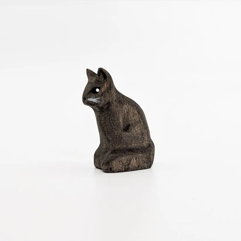 NOM Handcrafted | Cat Sitting
