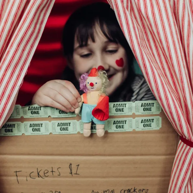 Olli Ella | Holdie Circus Folk Confetti the Clown