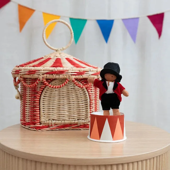Olli Ella | Holdie Circus Folk Rolando the Ringleader