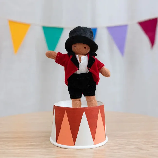 Olli Ella | Holdie Circus Folk Rolando the Ringleader
