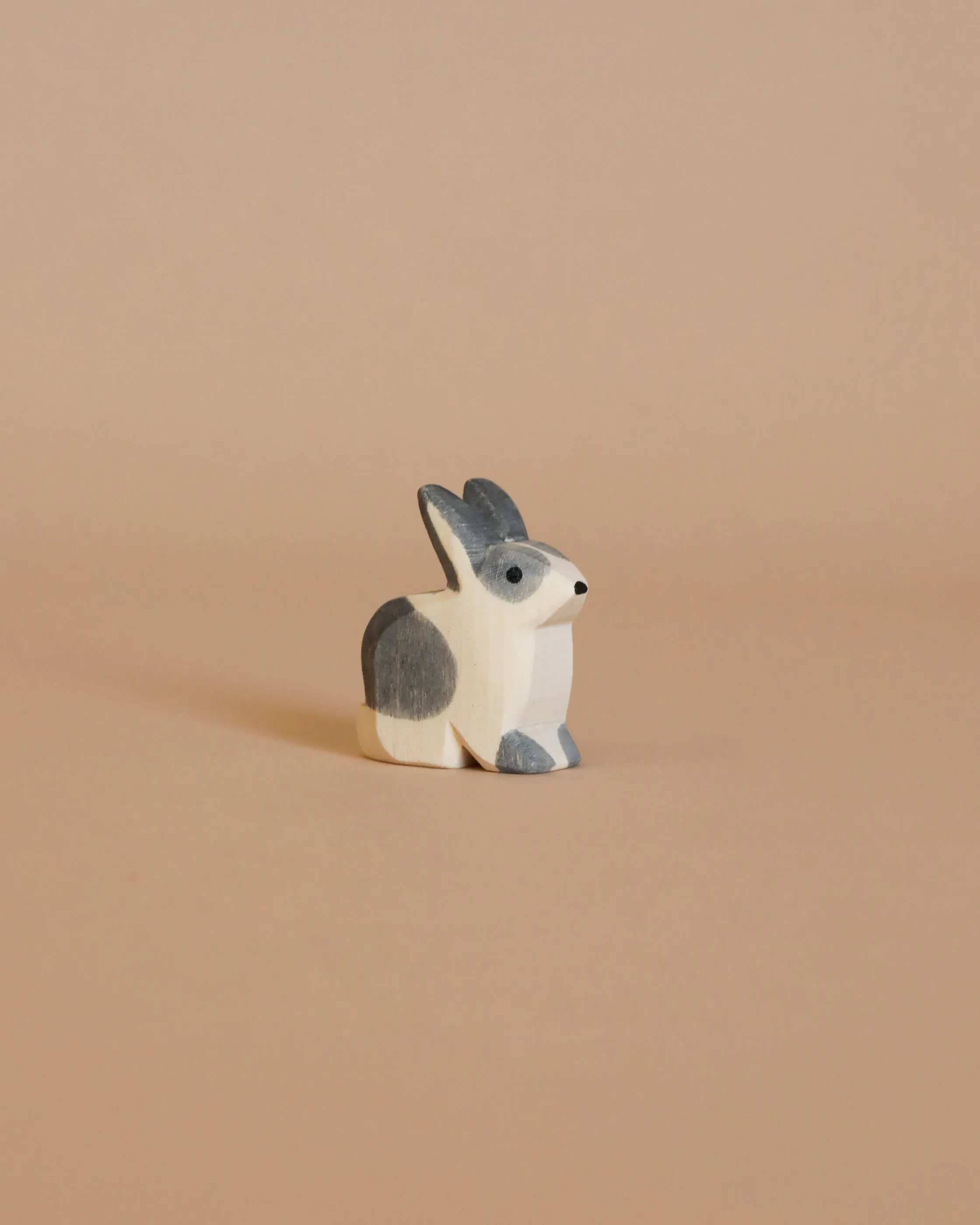 Ostheimer Black & White Rabbit - Sitting Odin Parker