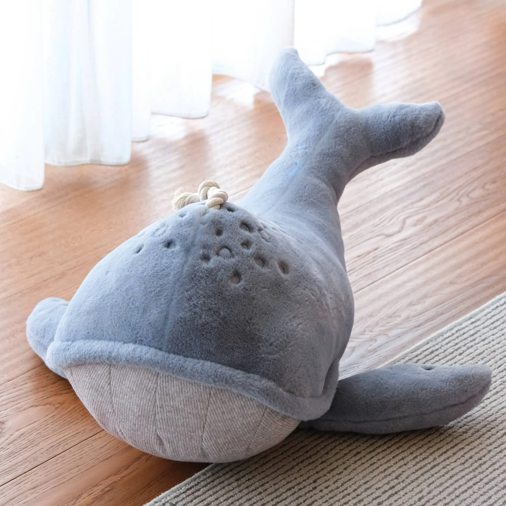 Ride-On Whale Pouf Odin Parker