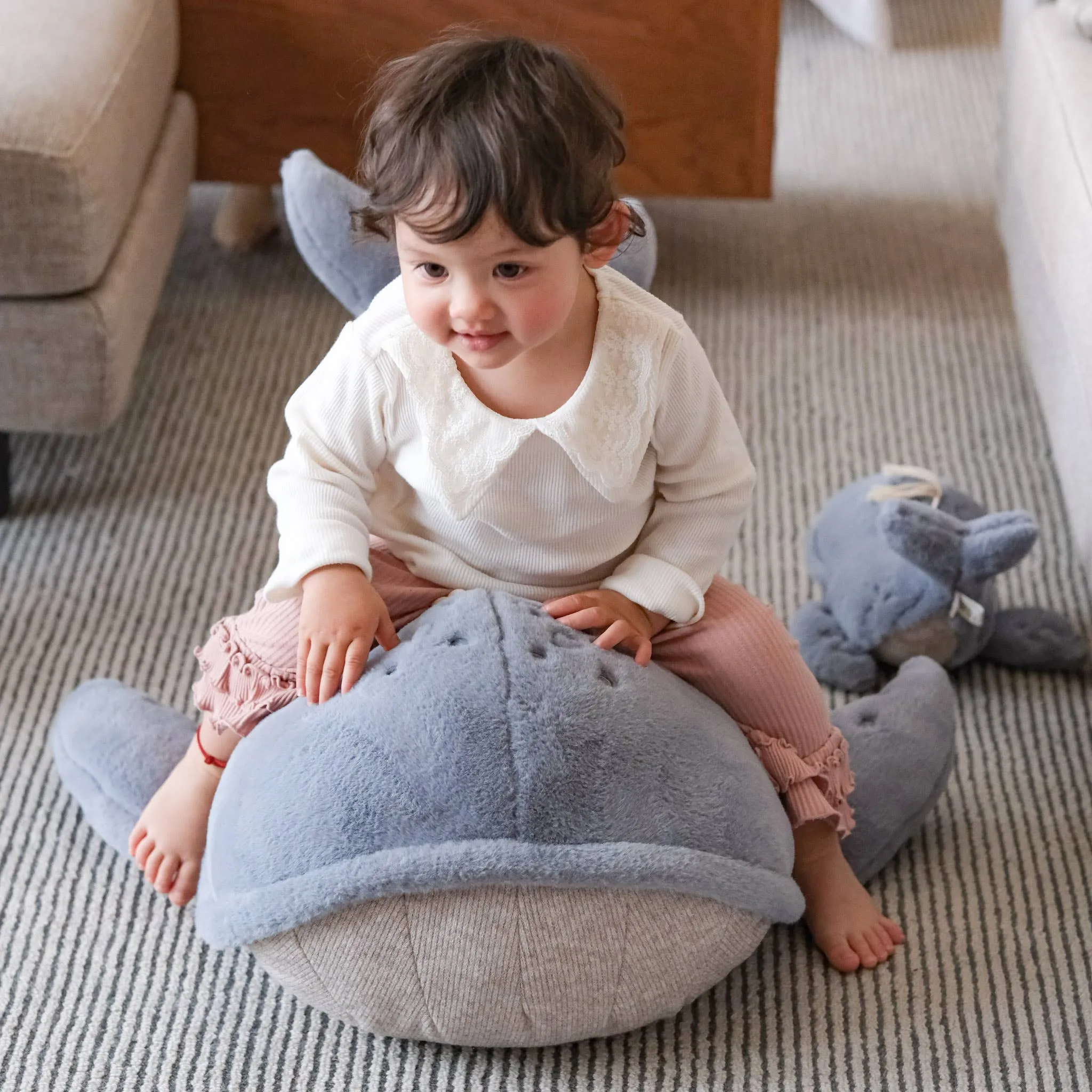 Ride-On Whale Pouf Odin Parker