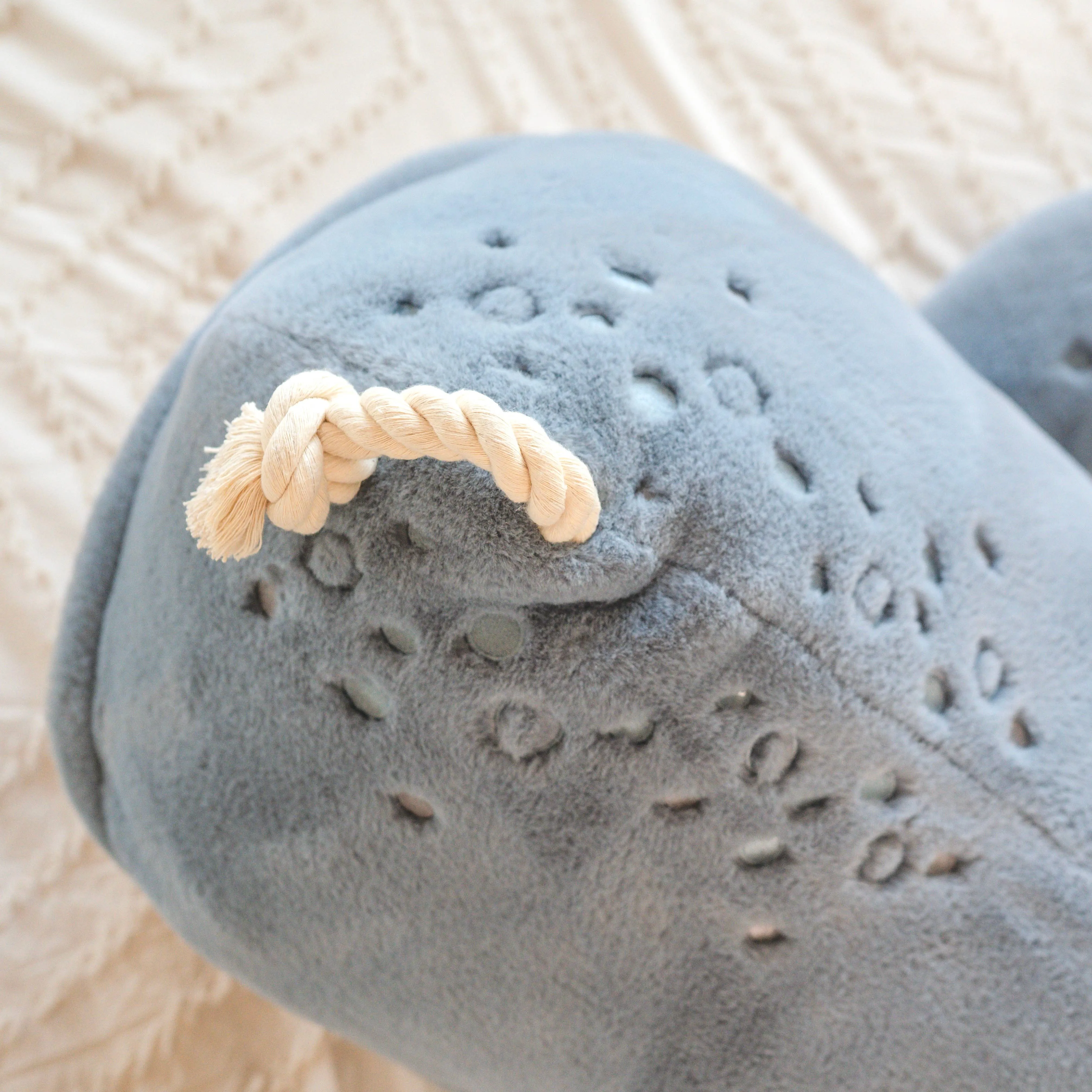 Ride-On Whale Pouf Odin Parker