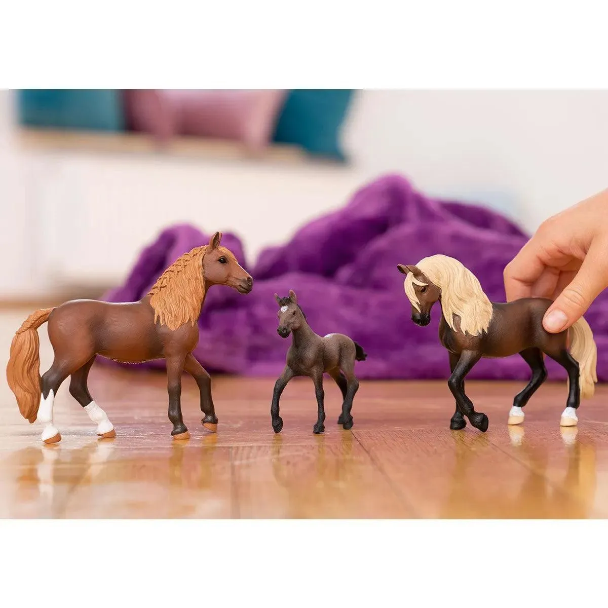 SCHLEICH 13953 Peruvian Paso Mare Figure