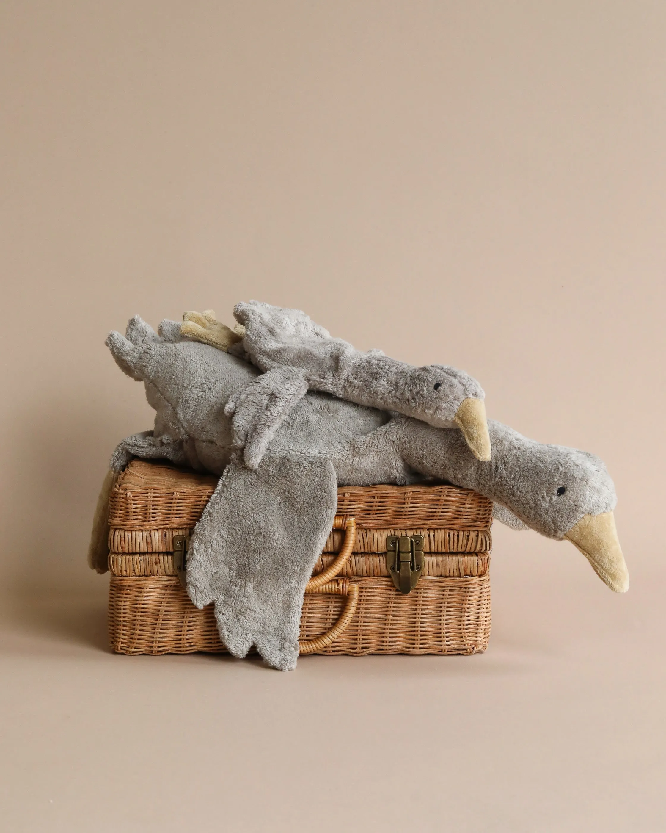 Senger Naturwelt Cuddly Animal - Grey Goose Odin Parker