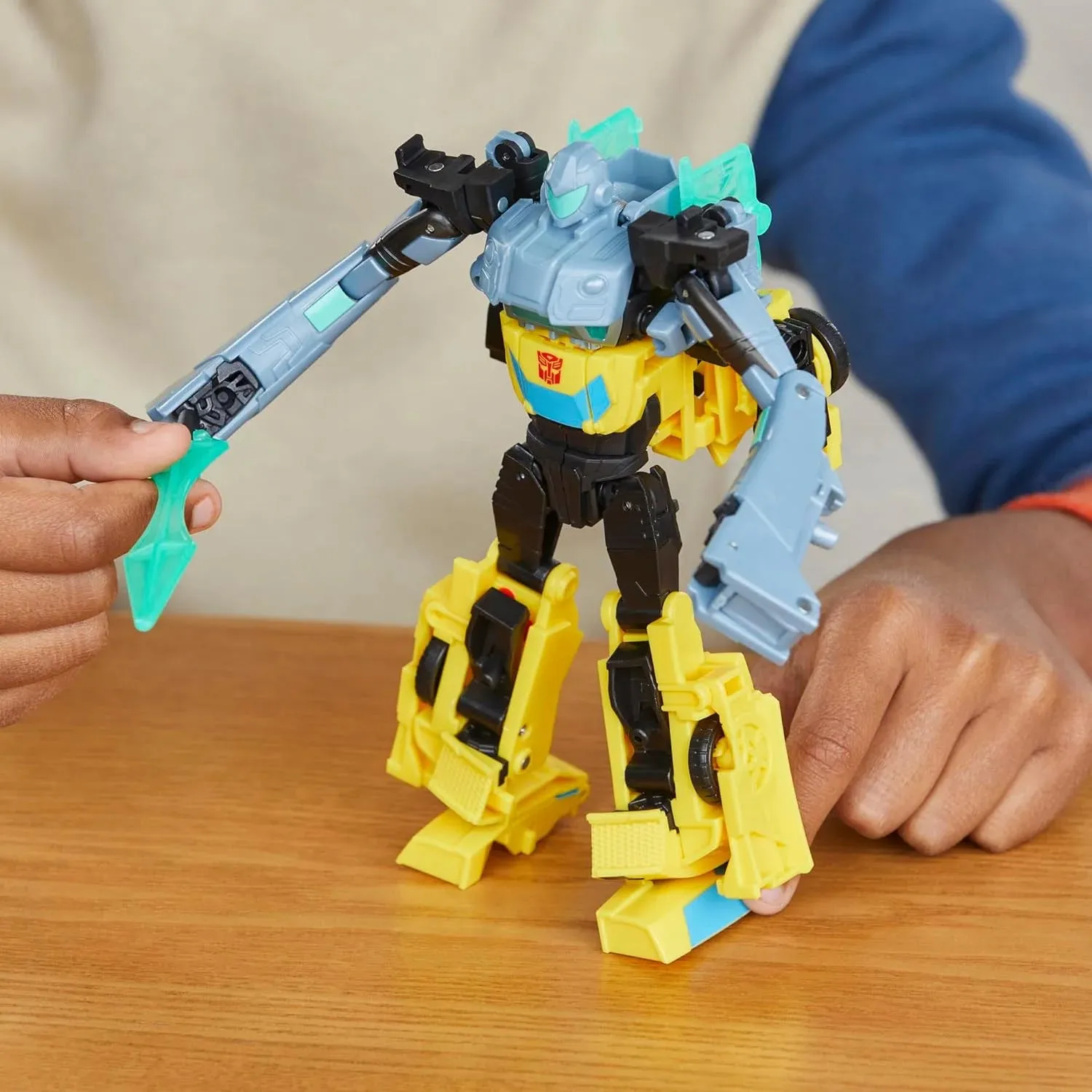 TRANSFORMERS EarthSpark Cyber-Combiner Bumblebee and Mo Malto Robot