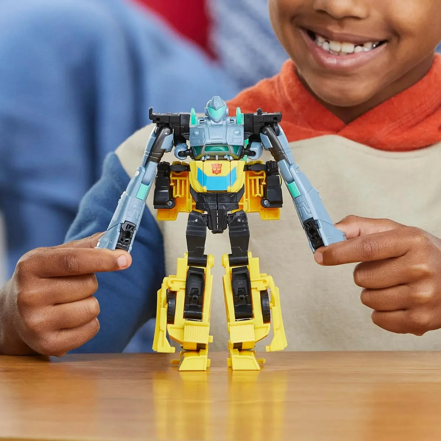 TRANSFORMERS EarthSpark Cyber-Combiner Bumblebee and Mo Malto Robot
